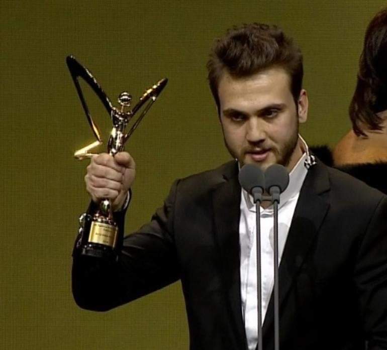 الفراشة دي للعيال التوتو إنما أنت جوكر من غير حاجه اصلا❤️😂
#pantenealtinkelebek  #ArasBulutIynemli