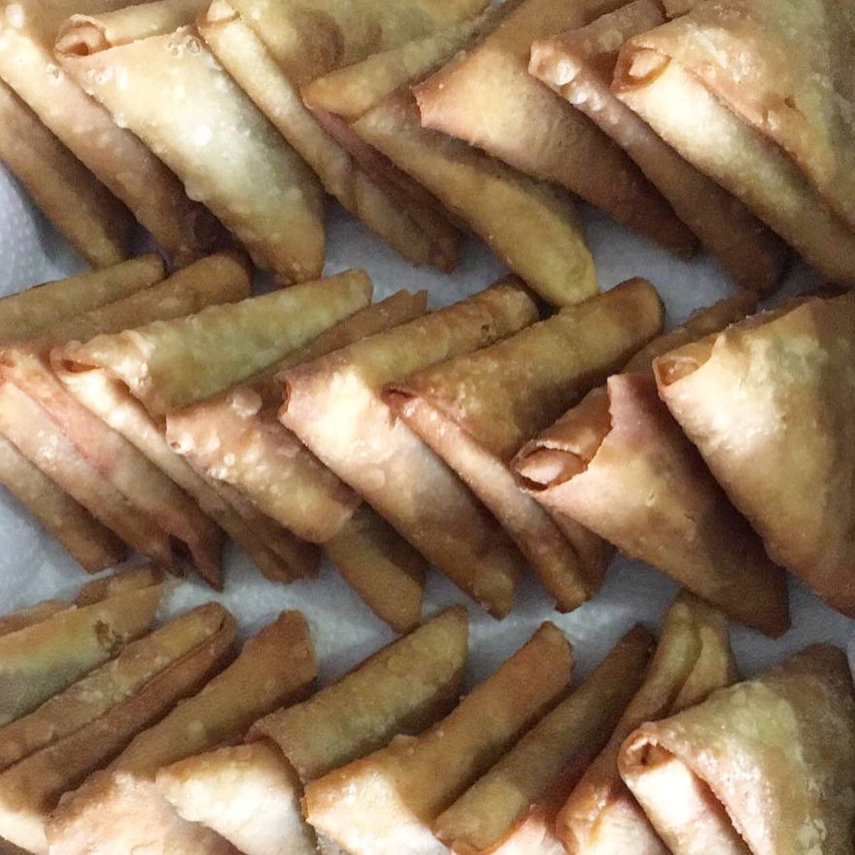 CateringRnb's tweet photo. We provided a new clients with a few items from our Appetizer Menu:
1. Mini Shrimp and Avocado Garlic Bread Toasts
2. Salt fish Accra
3. Geera Pork
4. Potato Samosas
5. Chicken Samosas
6. Lamb Samosas
7. Steak Bites
8. Shrimp &amp; Chive Dumplings 
#rnbcatering
#foodforthesoul https://t.co/RpMFzCVUYC