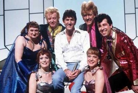 JeffHolland07's tweet photo. Well that brought back a few memories! Happy days! #RussAbbotsMadhouse #TheComedyYears #ITV @SherrieHewson @LesDennis #RussAbbot #RussAbbot #BellaEmberg #DustinGee #SuzieBlake https://t.co/9CmYNvuLgx