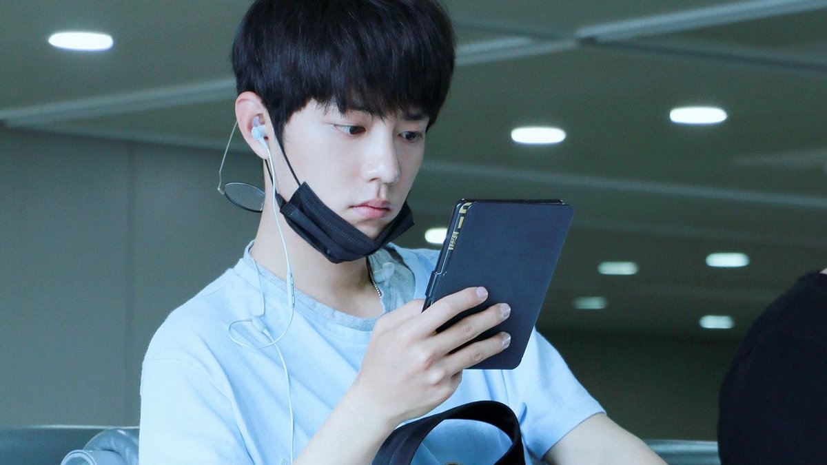 — xiao zhan being a tiny and cute boy ; a necessary thread.♡