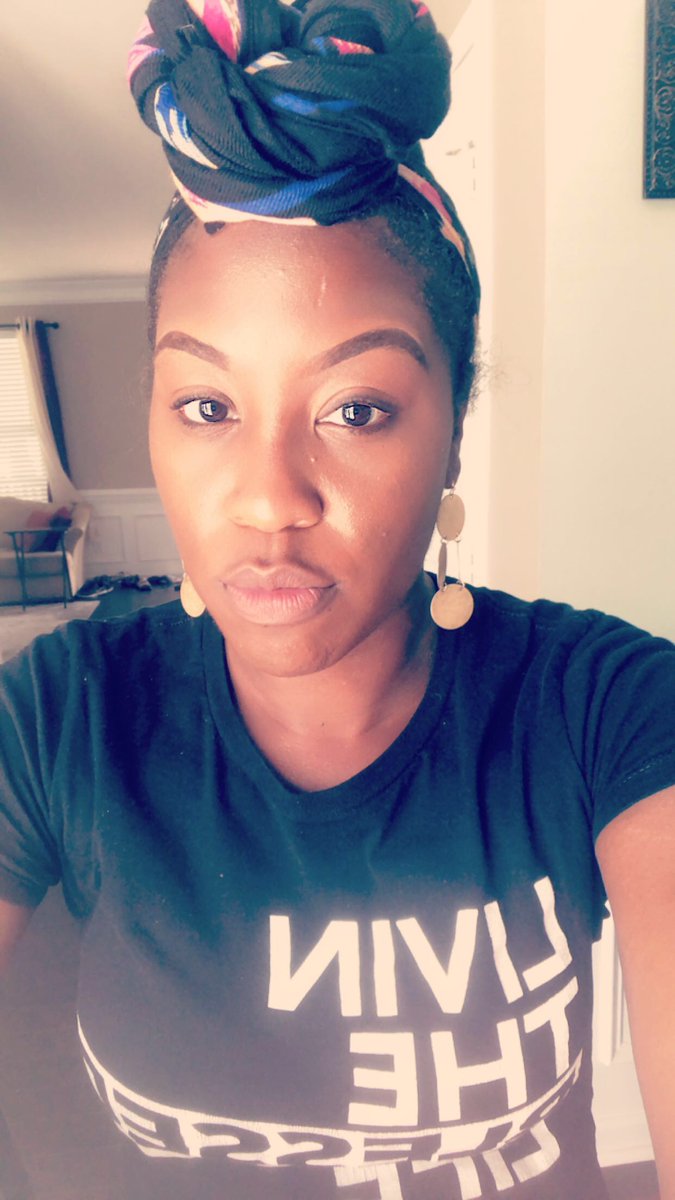 MissLeslie_5's tweet photo. How yaβll doing? #glow https://t.co/cmLFoBv7EI