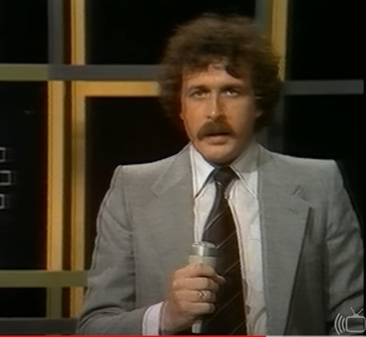 wielerplaatjes's tweet image. Ojee. Ik kom per ongeluk iets tegen dat ik helemaal niet had willen weten. Mart Smeets mét snor. Het groeide er in  1974... #demart #desnor