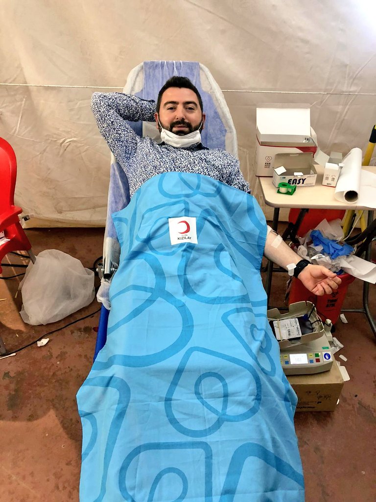 tuzlaakgenclik's tweet photo. Kızılay ile Ortaklaşa gerçekleştirdiğimiz Kan Bağışı Kampanyasına İlçe Bşk @suatduraktuzla,Gençlik Kolları Bşk @hknyildizci ve Belediye Başkan Yrd @Murat1Kant ile birlikte Tuzla Sahildeki kan bağış noktasında vatandaşlarımız ile birlikte kan bağışında bulunduk.
#KanVerCanVer https://t.co/o2QeY7ph4c