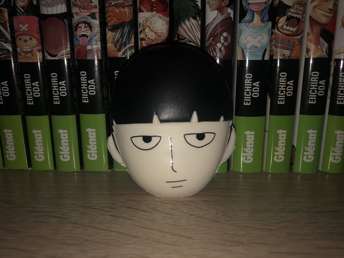 [ PRODUIT DÉRIVÉ ] c'est un anti-stress à l'effigie du grand Mob (Mob Psycho 100 )