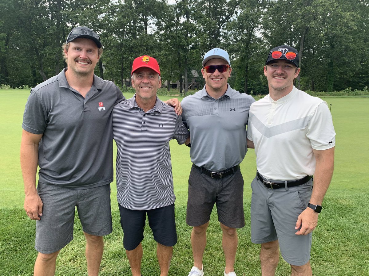 Darko_38's tweet photo. Down goes @CoachAnnese 🔥 great time on the course. What a way to finish a great American weekend 🇺🇸🔥 https://t.co/UPoZMjRZeo