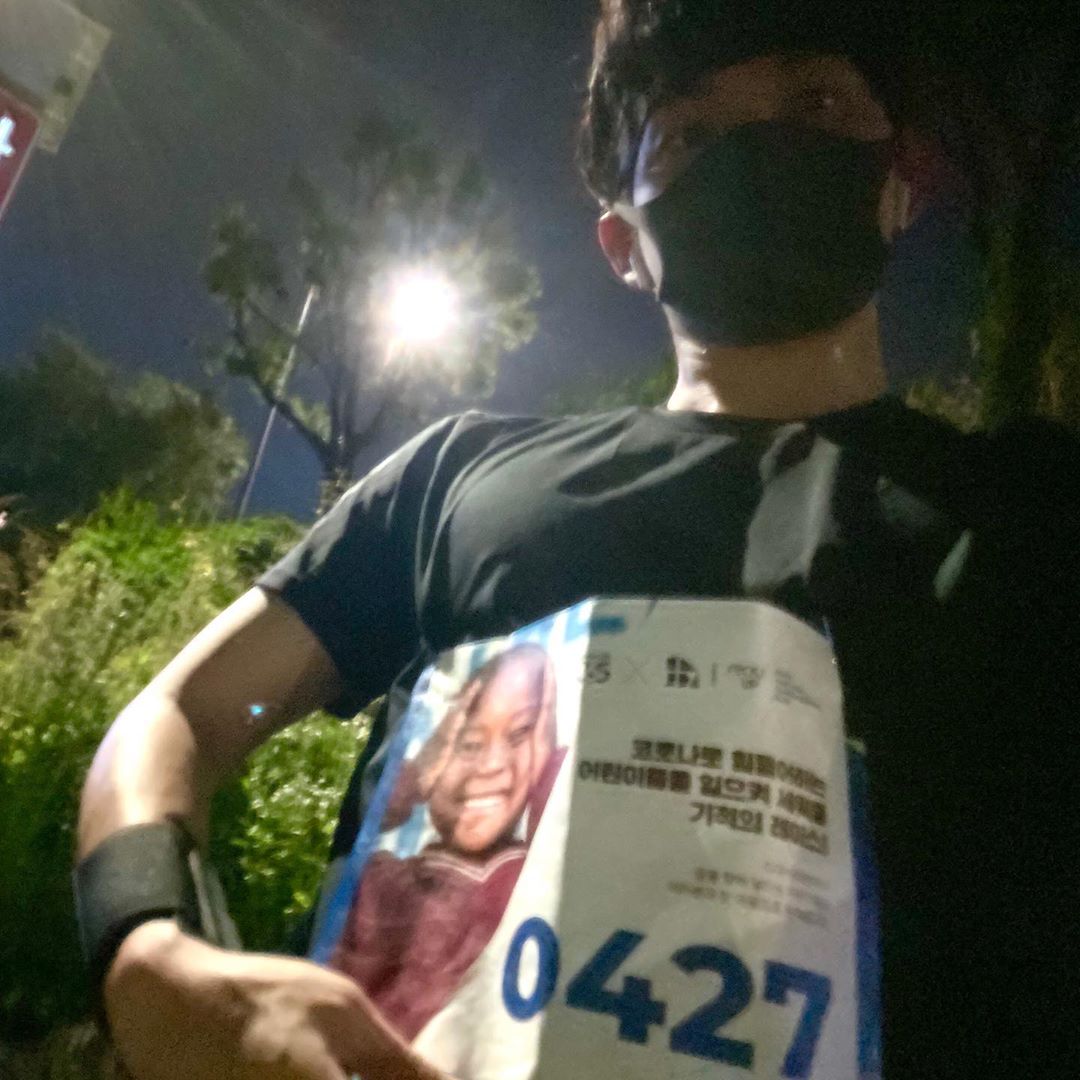 everydaysiwan's tweet photo. 20200706 Yim Siwan Instagram update
Text:
#virtualcompassionrun #miracle365 #socksup #compassion #medalgo #run9 #running
https://t.co/LPhBmgmi0V
#임시완 #yimsiwan #imsiwan #siwan https://t.co/jeePlbyvQb