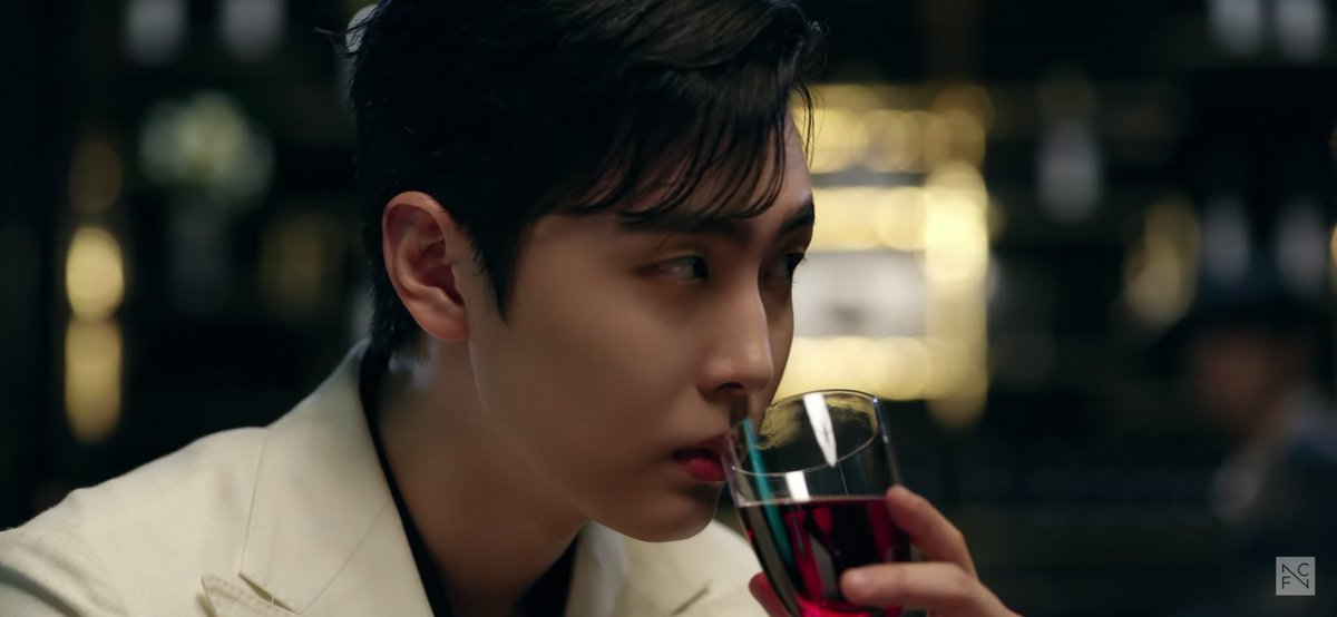 When the Associate Juho, came at table this is where the tension began. Mafia Boss knew their hidden mission.(Mafia Boss superiority shows again as he don& #39;t face his people)Symbol:Yellow Rose - ancient times it symbolise jealousy but nowadays it become sign of friendship...