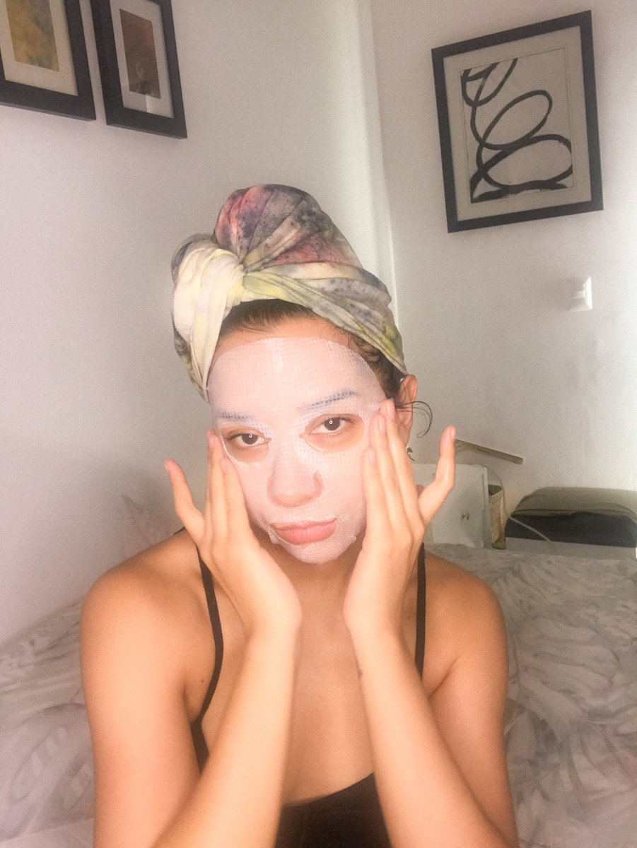 turbopau's tweet photo. Domingo de face mask y aperol, sí señor https://t.co/onrKfgmfIc