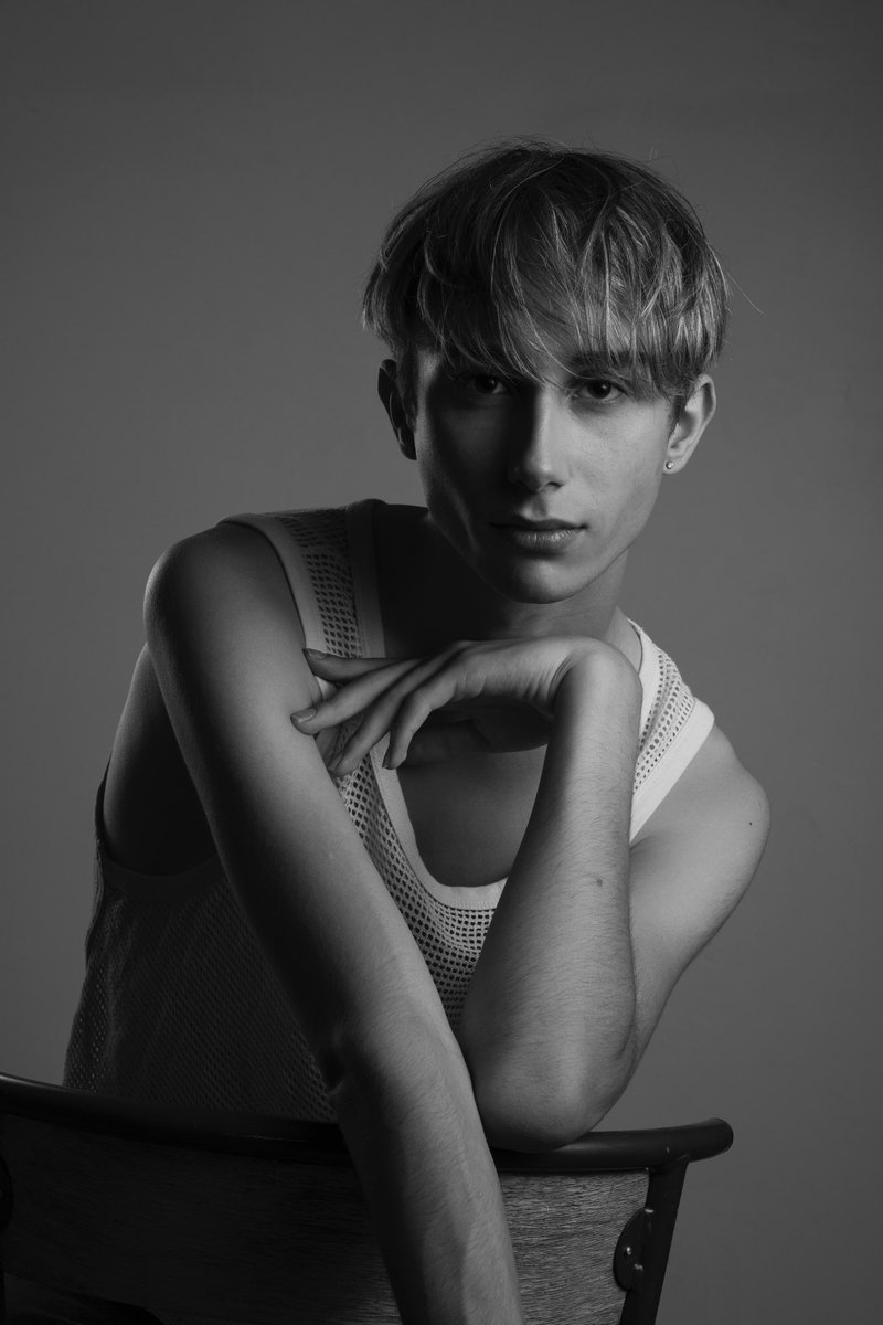 cockyhoeee's tweet photo. Twitter va encore tuer la qualité https://t.co/OuYwBUsb2v