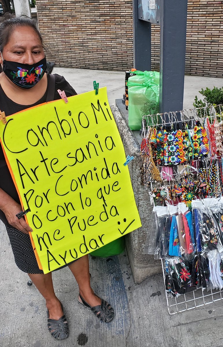 La pandemia ya está llevando a muchas personas a estos niveles. Yo prefiero que le den dinero por sus productos.  ¿Cómo ven? ¿La hacemos viral pa que venda?
Se encuentra en la esquina de Gabriel Mancera y San Borja en la colonia Del Valle.