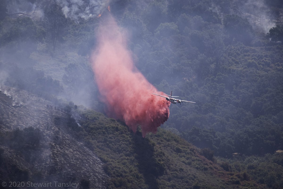 dswtan's tweet photo. @calfireSCU You are all heroes -- my photo of your ground and air team at work this morning at the #ParkFire -- #thankyou https://t.co/xMiRHszfxv