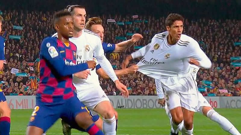 MaketoLari's tweet photo. Cuando el VAR molaba, pasaban estas cosas y nadie del FCB se escandalizaba.

#TTQR https://t.co/uA09i5HgP4