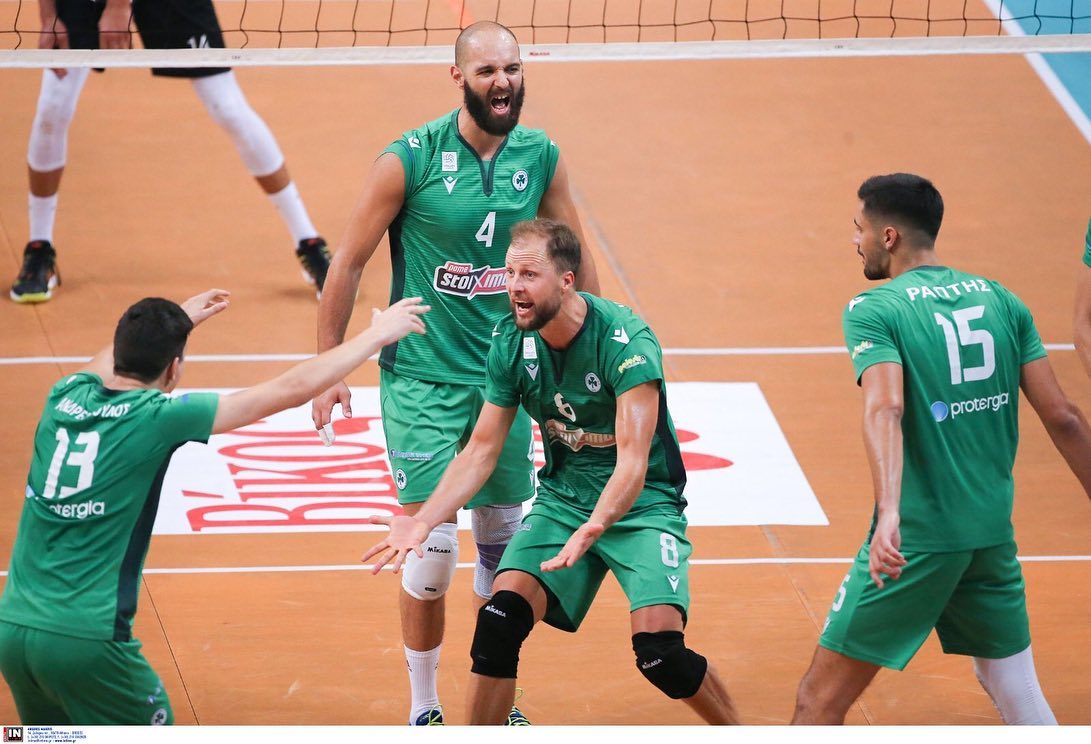 VoleyPlus's tweet photo. #GRECIA 🇬🇷 ¡QUÉ PANDEMIA NI OCHO CUARTOS! El #necochense @JacobsenAxel clasificó con @acpanathinaikos a la Final de la Liga de Grecia, al única del mundo que decidió no suspender el certamen.
🔗 https://t.co/27whRRELmy https://t.co/u0aj04YYgc