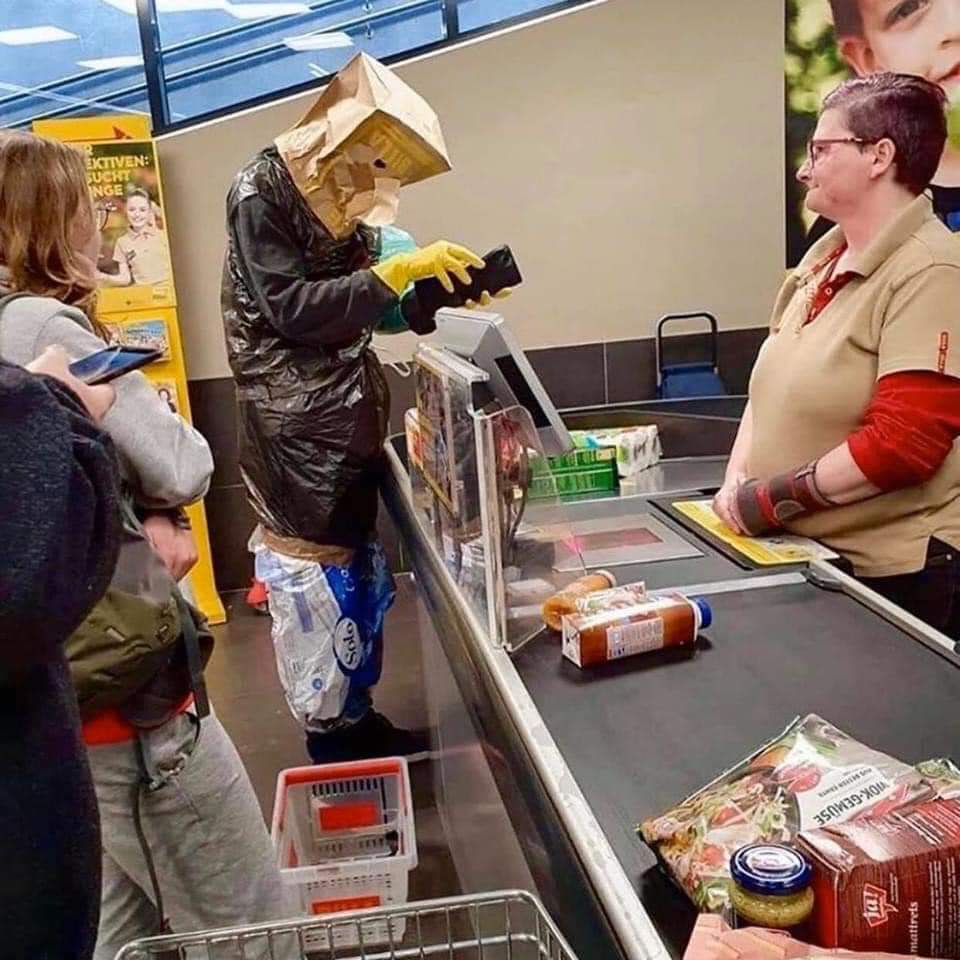 6)WTF is wrong these people!!??I will tweet more Covid idiots photos on this thread not for entertainment, but hopefully to wake some people up!!Millions of people are being played by the covid hoax.  #coronavirus   #sundayvibes