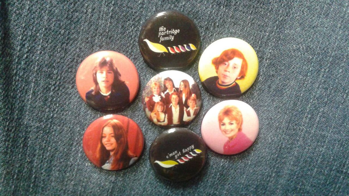 Jess22bsb's tweet photo. I also purchased a partridge family button set on Esty.. should be here soon.. ❤❤ #DavidCassidy #PartridgeFamily #gottalovethatcutesyface #comongethappy https://t.co/3AVYkkp3Xh