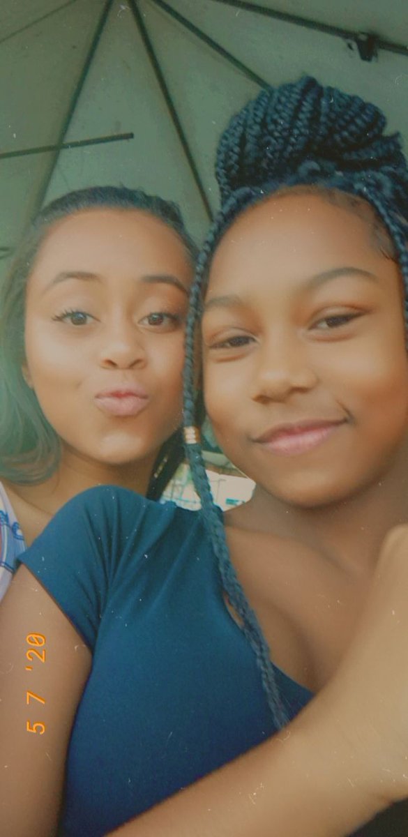 MariaEd94913665's tweet photo. Cm essa minha amiga que eu amo mais que tudo nessa vida miga te amo muito ♥️♥️ https://t.co/gde9miZyeG