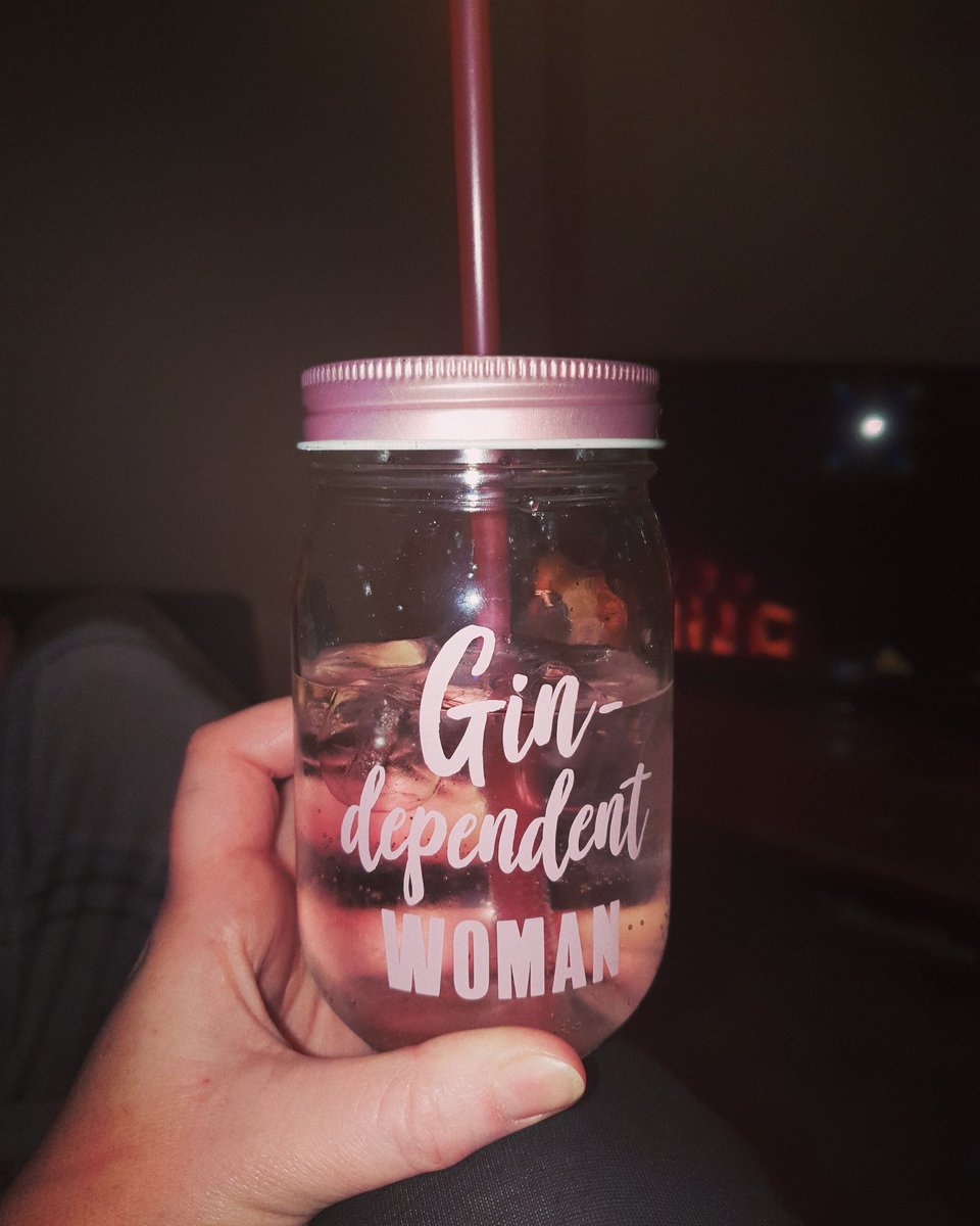 Jeminem_85's tweet photo. #thatsme 🙋‍♀️#gindependentwoman https://t.co/l0vRNLKlfA
