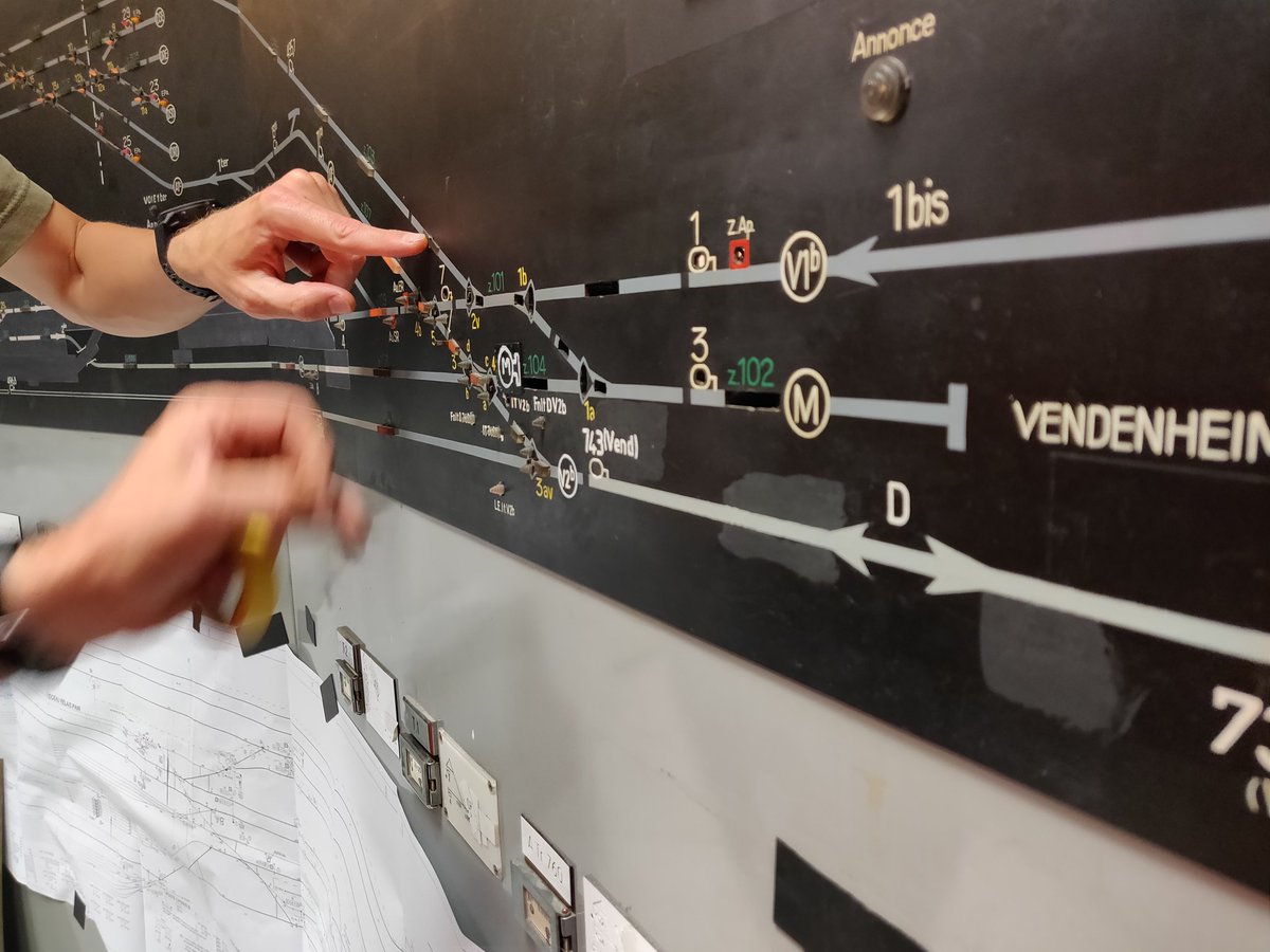 astro_cheminot's tweet photo. Voie E Vendenheim Strasbourg : mise en service de la phase 7.1 au PRS d'Hausbergen. Au programme, modification de l'accès nord du triage, travaux au TCO, modification d'itinéraires.
Objectif : novembre 2021 avec la mise en service de la nouvelle voie E.
#sncfreseau #sncf #vevs https://t.co/vcumZIV3Uo