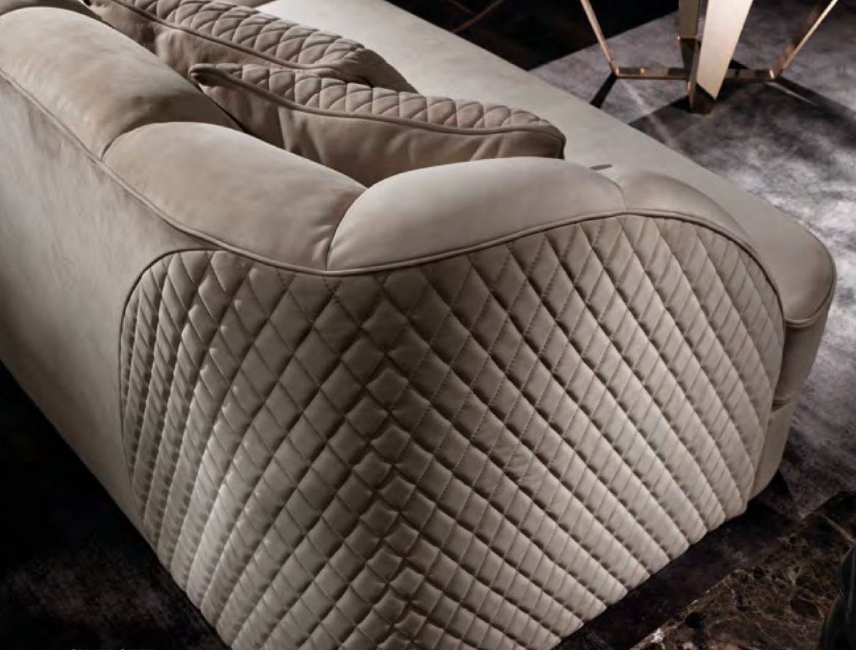 Italy2000usa's tweet photo. the quilt design on DV Home Collection is stunning 🤩 https://t.co/GCvp1JhZaw