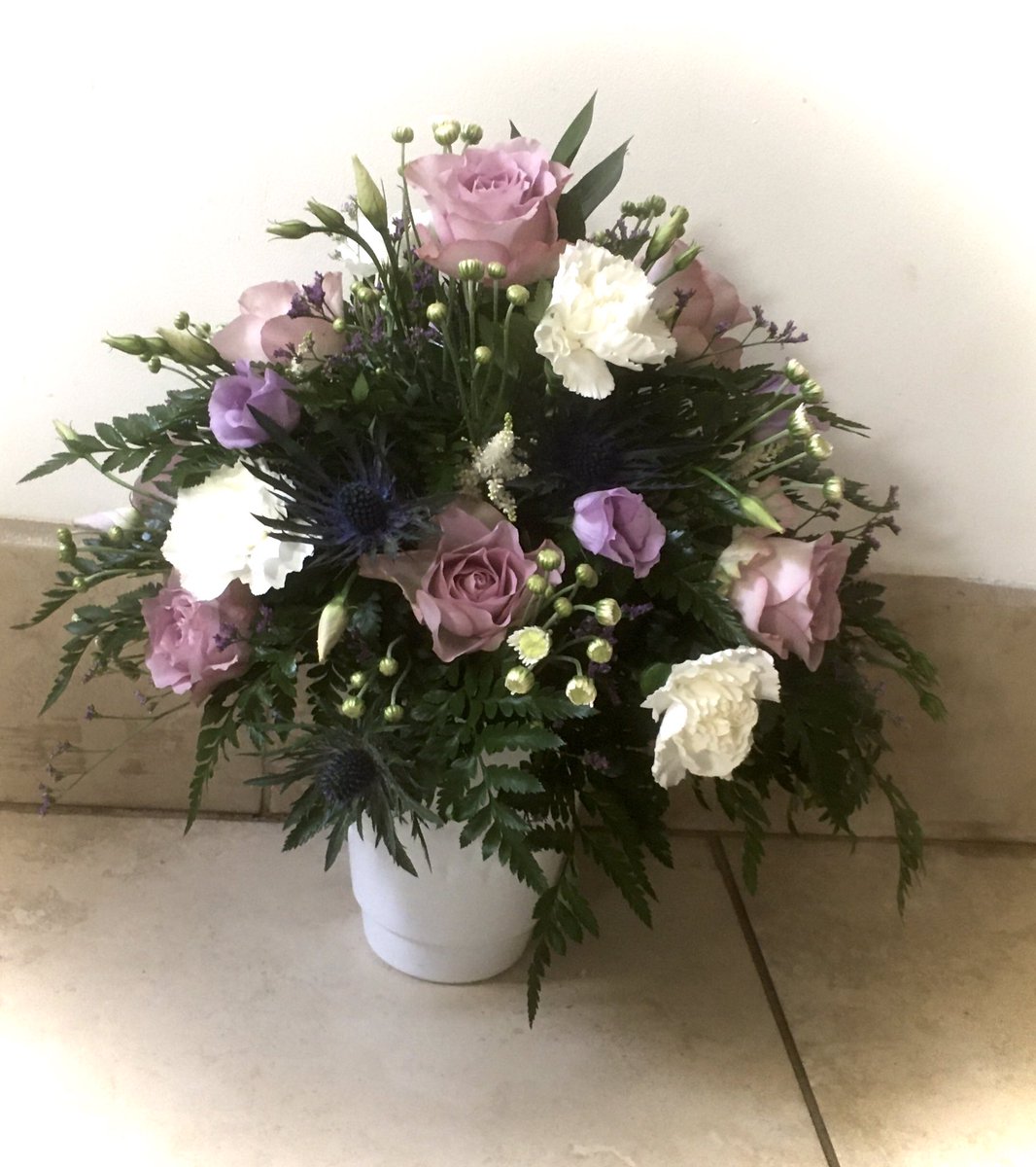 Sending an arrangement of flowers, rather than a bouquet, means beautiful flowers can be put in place immediately. Self caring, low maintenance, gorgeous.  #sendflowers, #florist,#flowershop, #flowerdelivery.