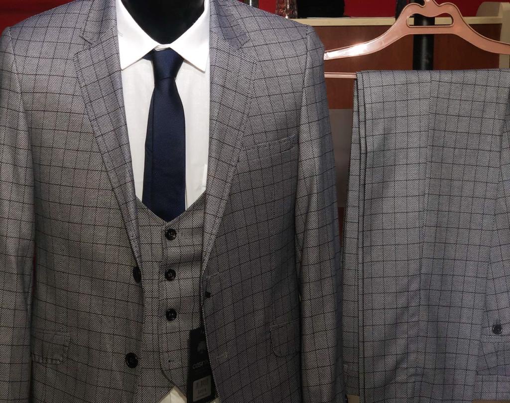 DuCostume's tweet photo. Do well, live well and DRESS very well ! #Royalsuits #belegant #beclassic #mensfit #slimfit #suitup #Cameroun237 #douala #yaounde https://t.co/lmTE5ofTFV