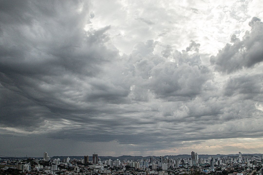 Aquela paisagem de Chapecó 

#chapeco #photo #clouds