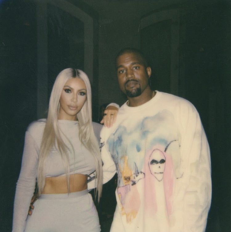 kimkardashsarmy's tweet image. 