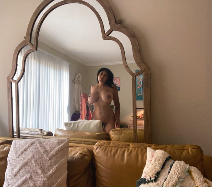 Flirt with me like a straight man in the comments 🥺 https://t.co/3SzOpsZBus