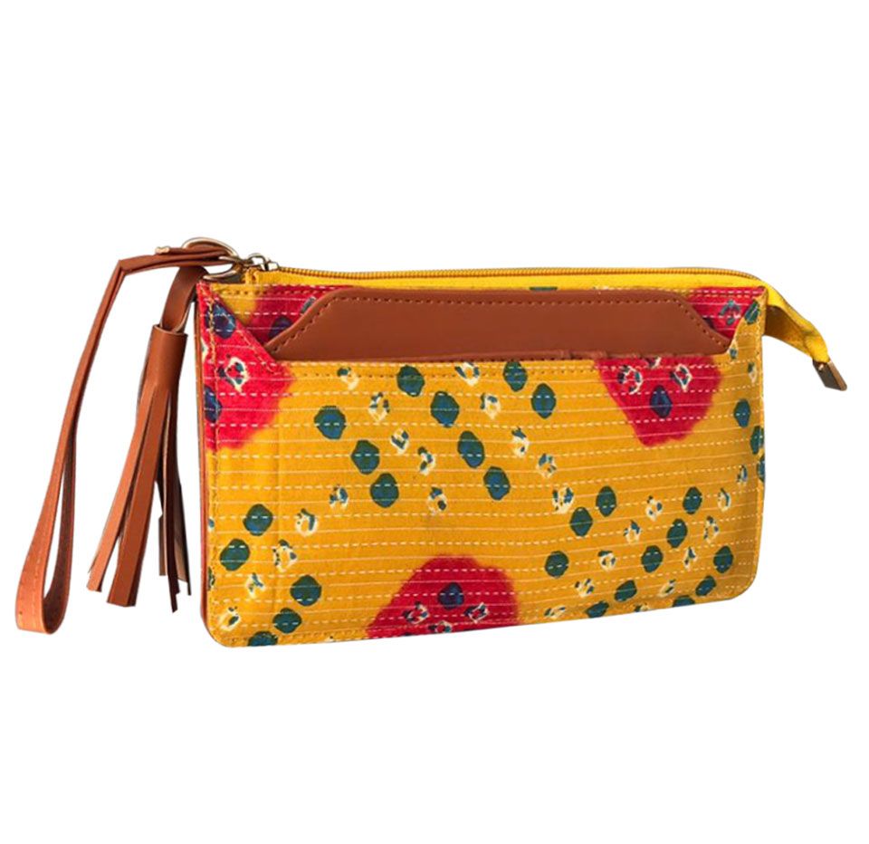 craferiaexport's tweet photo. Pouch style hand wallet with detachable card slot π Redefine style π€©
#craferiaexport #ladies #wallet #clutch #handpurse #fashion #printed #cotton #pouch #cardslot #onlineshopping #collection #durable
Like our Facebook page for daily updates π
https://t.co/72mqnWQOH2 https://t.co/IWUaZiPOMt