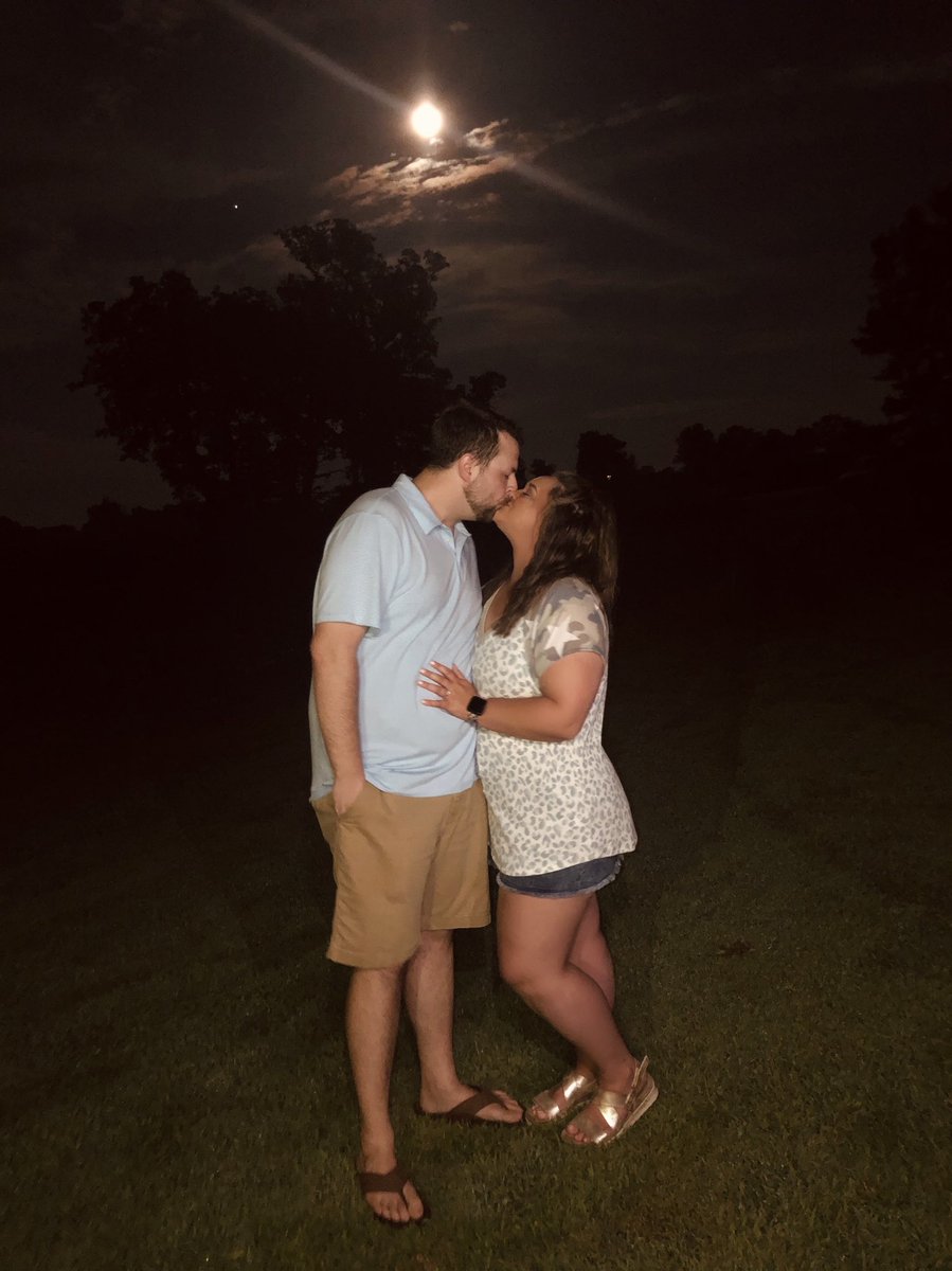 EmilyLPenney's tweet photo. 💍💓 @gmlawson18 https://t.co/GXKFlTuNwC