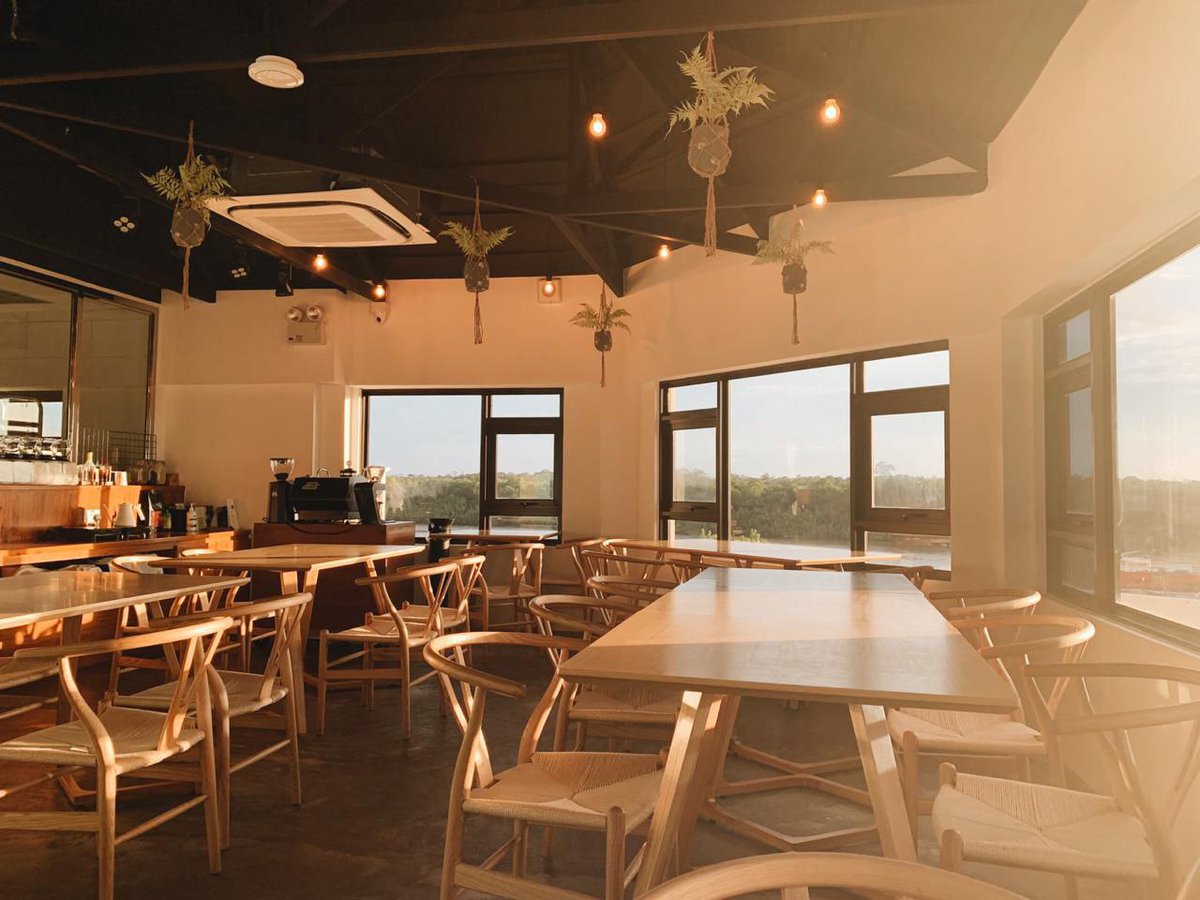 breadbn's tweet photo. You know your cafes π The answer for our last poll:
The Corner House, KB! #BReadBookDriveKB
So happy to have launched our #BReadBookCrates in Belait! See you (and your books) (especially your books) very soon ππππ
#BReadDonateAdopt
#BReadBooksCafeEdition https://t.co/lP9t1le35h