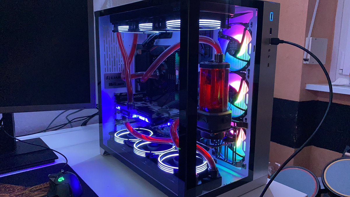 _PurX_'s tweet photo. @NVIDIAGeForce @NVIDIAGeForceDE 
@nvidia 

My Costum #BuildoftheMonth https://t.co/kN6mLBCDwB
