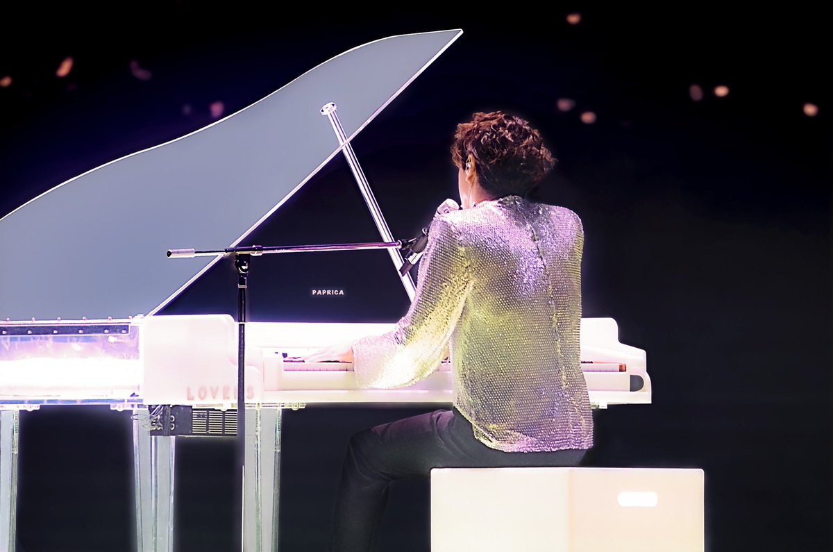 papricaphs's tweet photo. PARKHYOSHIN LIVE 2019 LOVES 20190713 #박효신 #parkhyoshin #soultree #パクヒョシン #朴孝信 https://t.co/Tk5BwN2TkK