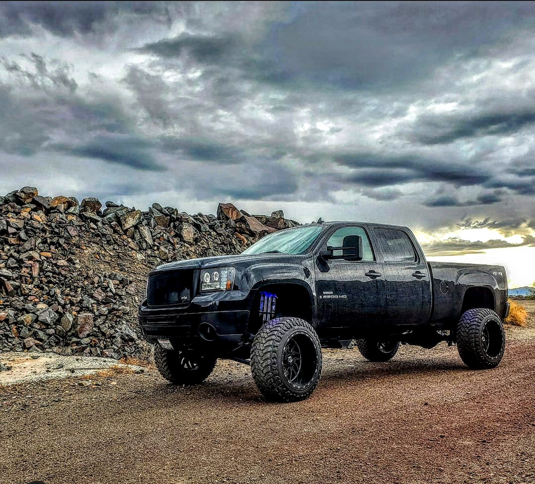 Dmax_mike98 tweet media