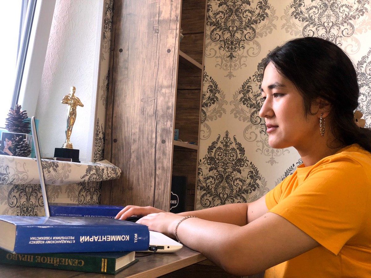 UNDP_Uzbekistan's tweet photo. Effective governance & strong institutions that upload #RuleOfLaw are essential to #BuildingBackBetter after #COVID19. Check how girls from #TSUL legal clinic provide free services to vulnerable people, regardless of the social-distancing rules in place.➡️https://t.co/Fi7ytomr7y https://t.co/8sp7L84Ndt
