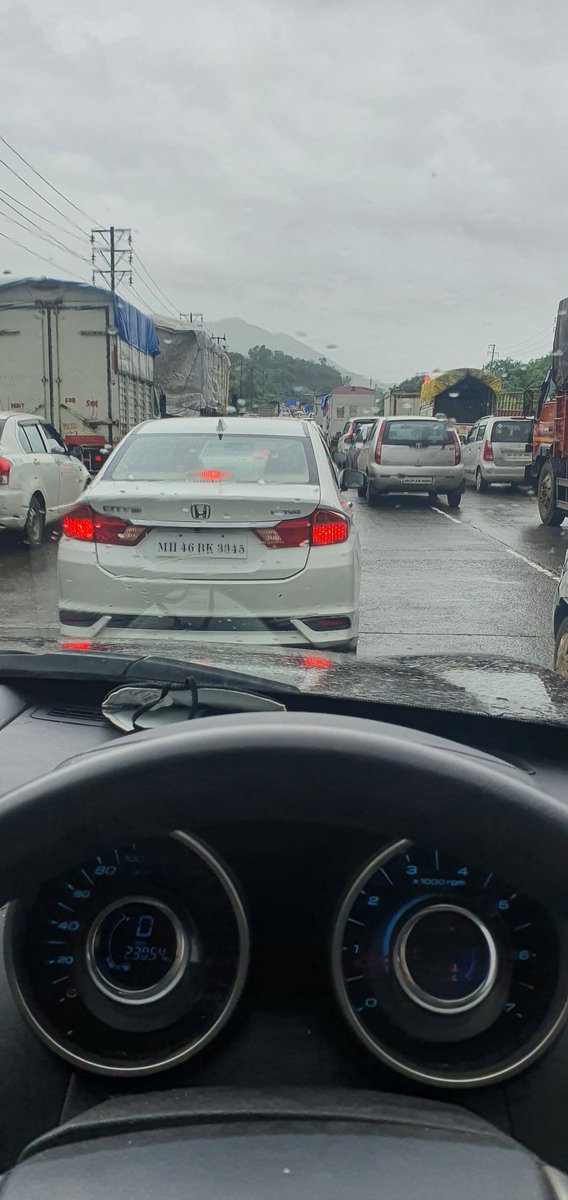 ankkitpanchal's tweet photo. Are we seriously into strict lockdown? It's almost 45 minutes Stucked in traffic on SHICL- MAHAPE ROAD..  @ThaneCityPolice @TMCaTweetAway @DGPMaharashtra https://t.co/yxj0i39KG8