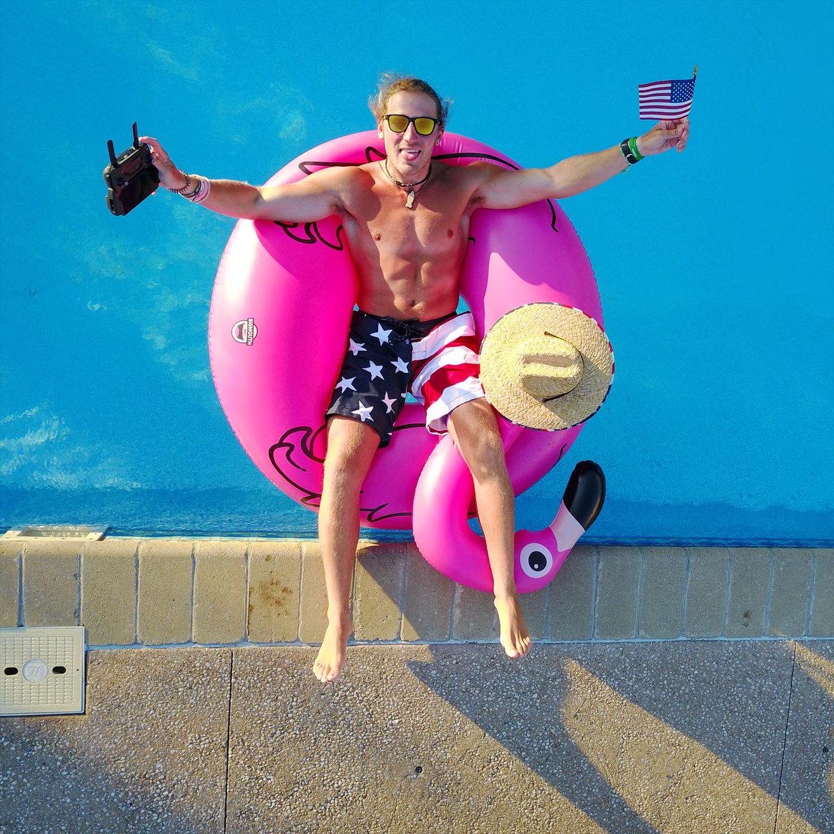 Bilbodatoad's tweet photo. Was a chill 4th of July! So Happy to be Home in Erie for it 🇺🇸☀️👍🏽🐸🐸 #ToadLyfe

#Happy4thOfJuly #4thOfJuly #Murica #BillyBeingBilly #GoOnOneAdventureADay #Drone https://t.co/Nyv6Ste03R