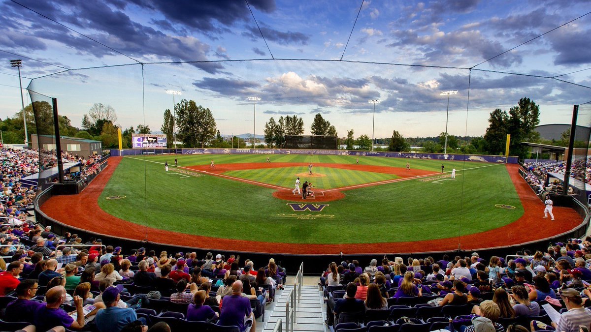 Super blessed to announce I have verbally committed to the University of Washington! I want to thank every coach that has helped me get to this point, and to my parents for every bit of their support. I’m beyond excited for what is to come and the work starts now. #GoDawgs