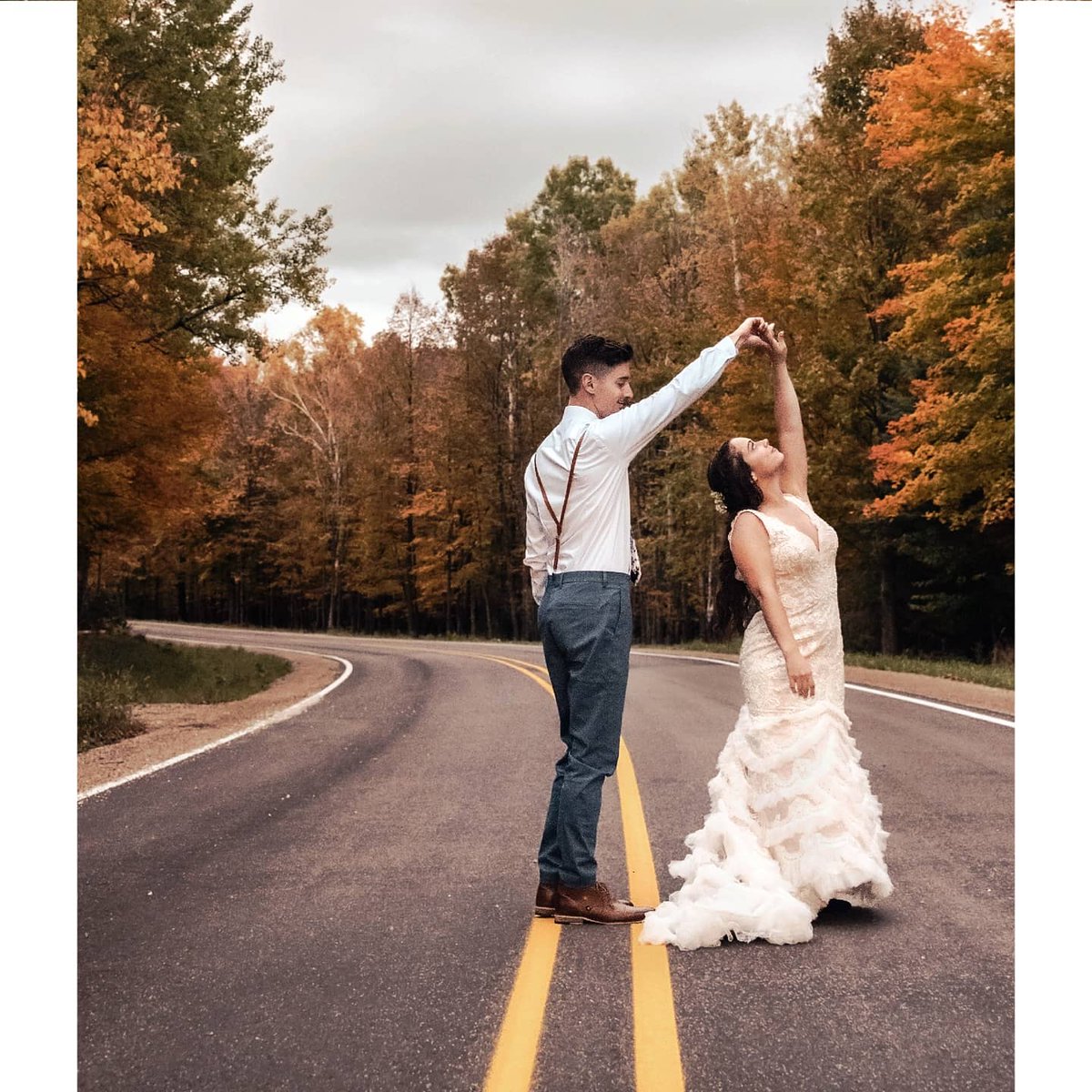 AshleyBoydPhoto's tweet photo. Flash back- My First Wedding Shoot ♡ #Flashback #utahphotographer #weddingphotogaphy #utahweddingphotographer #photography https://t.co/p00OVQRXPX