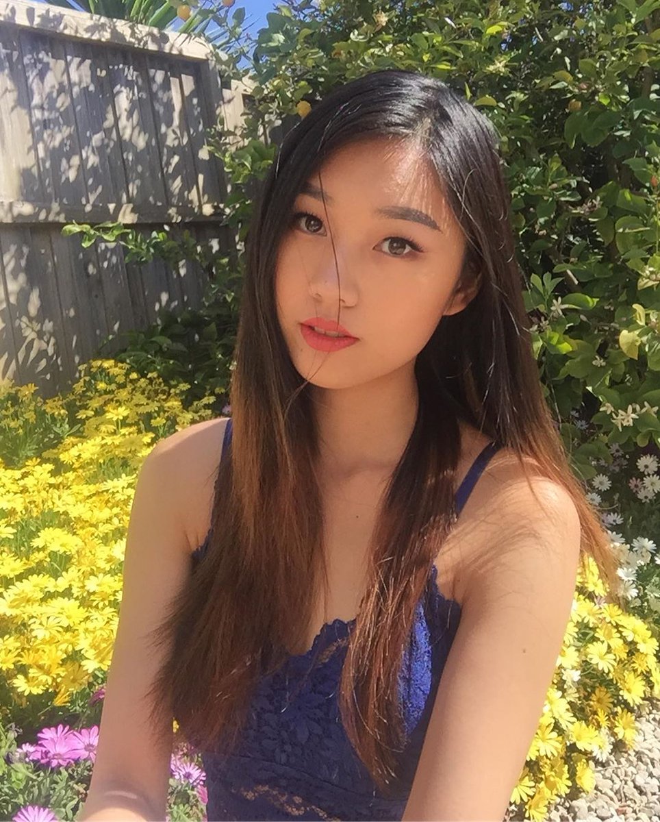 Dailyasianpost's tweet photo. • #Instagram 📸 : tshadelrosario
• #LIKE ❤️ &amp; #RT ♻️
• #FOLLOW 👤

#asian #asiangirl #cute #model #asianmodel #queen #sexy #sexyasian #pic #daily #streetwear #streetstyle #style #korean #chinese #girl https://t.co/kLvVBqIJJZ