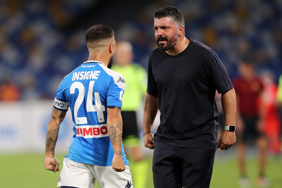WorldACMilan's tweet photo. -Nunca superarás a Ancelotti.
-Y tú nunca superarás a Maradona.
-¿Qué?
-¿Qué de qué?
-¿Pues qué de qué o qué? https://t.co/xITXjyePM9