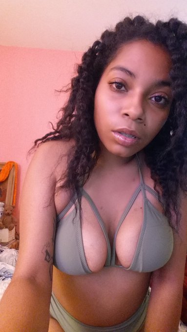 💕awkwardly cute is my whole brand I promise 🤓 💕https://t.co/ZakypLNrC4💕 https://t.co/2MN4au7cMk