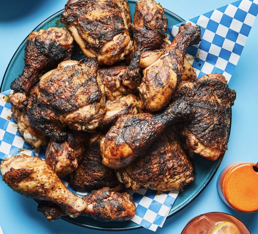 WickedWellYes's tweet photo. Which style of chicken do you prefer? Fried chicken, smothered chicken, jerk chicken, or baked chicken? https://t.co/01sQHGewJi
