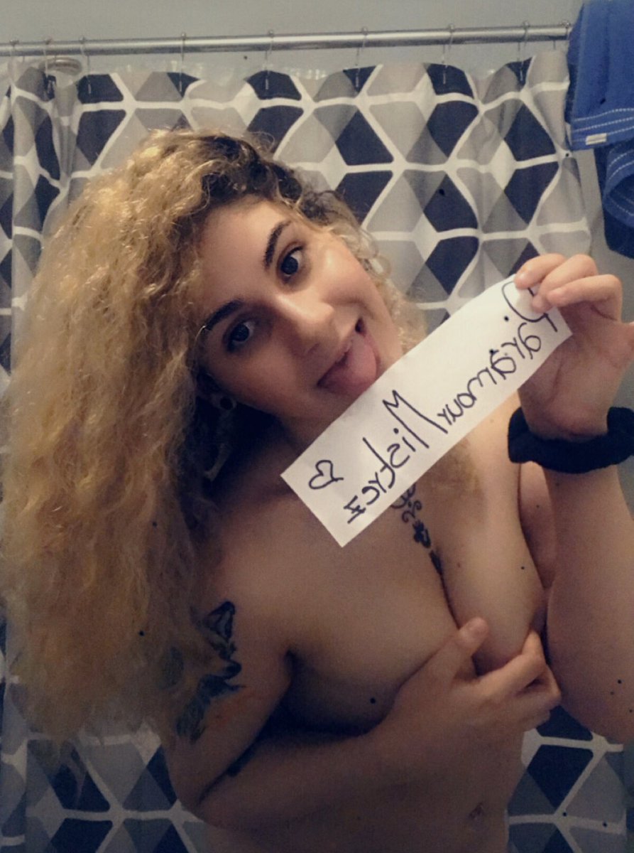 ParamourMistrez's tweet photo. @Sunflowergyal1 $3 Onlyfans‼️ Selfplay, Three-some videos, girl on girl, girl and boy content. And Open to most fetishes🥰 https://t.co/4CPDHmYhW9 https://t.co/78rHOGjiaf