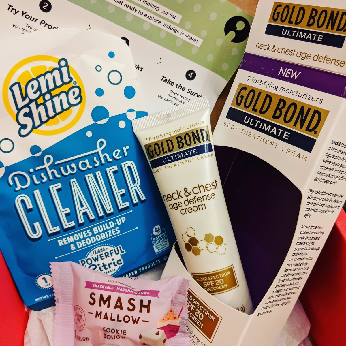 ZMemarian's tweet image. @Influenster @Snackapade @Lemishine #SpringForwardVoxBox #complimentary #lemishine #snackapde #smashmallow