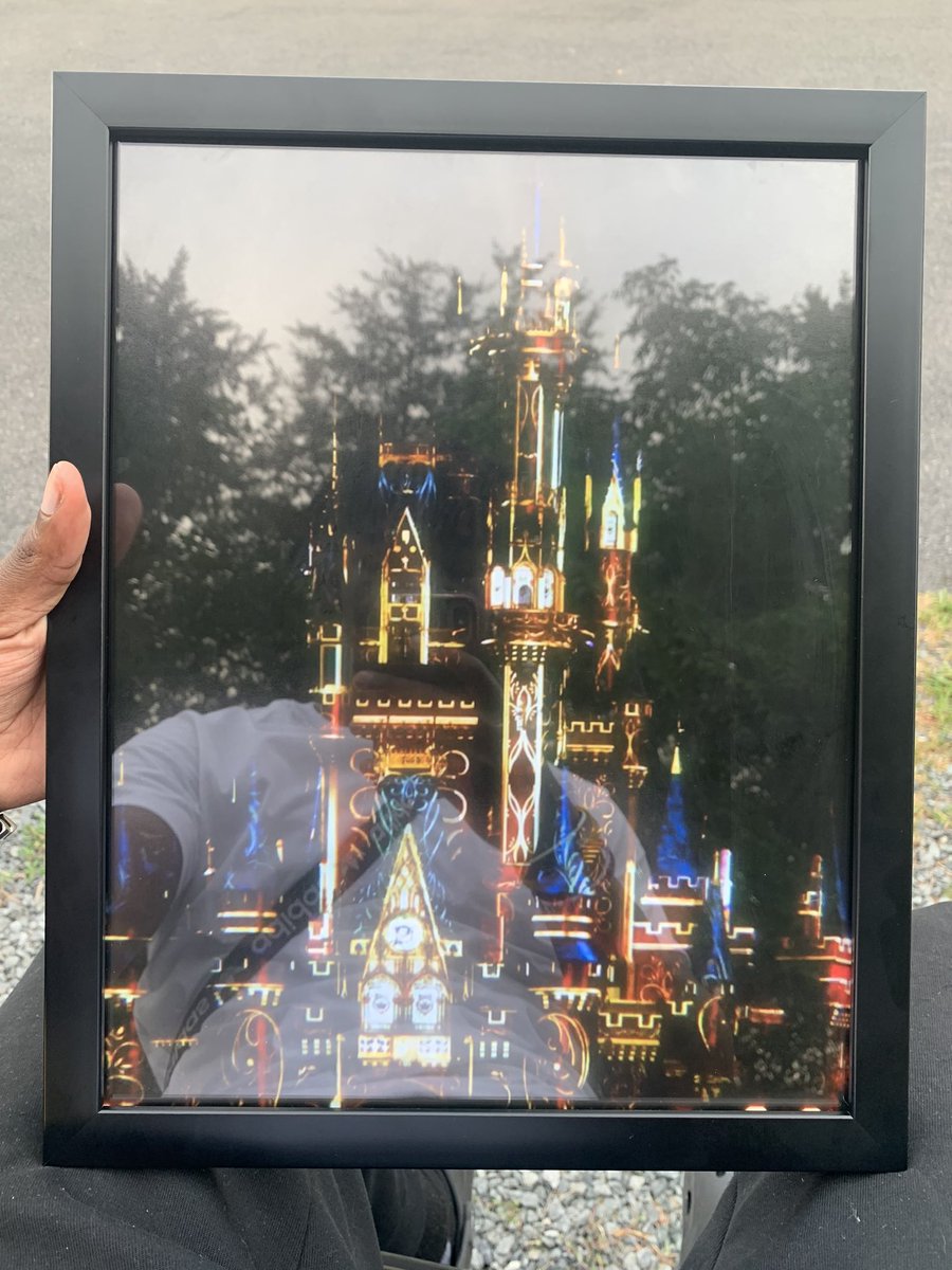 crzywthacanon's tweet photo. I will be selling prints from now on. Any picture that I have taken will now be available to be purchased. The size of prints are not limited to the ones in these pictures, but I wanted to give an example of how they’ll come out.  If you are interested in placing an order, dm me! https://t.co/RlLwtUayE9