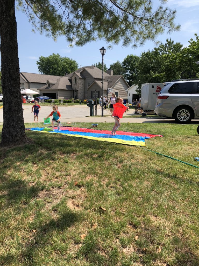 Seid14's tweet photo. Pretty awesome weekend...family pictures, Tuck had a bike parade/slip ‘n’ slide party, plus some pool time...can’t beat it!
#BlessedAndGrateful https://t.co/wFizhnLIx4