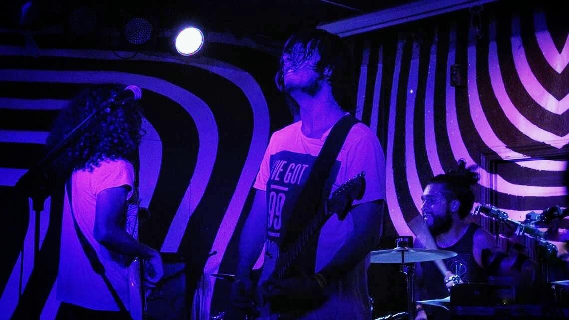 Nos encontramos esta foto y quisimos compartirla con ustedes. 👽
Mucho neón como nos gusta. 🌀