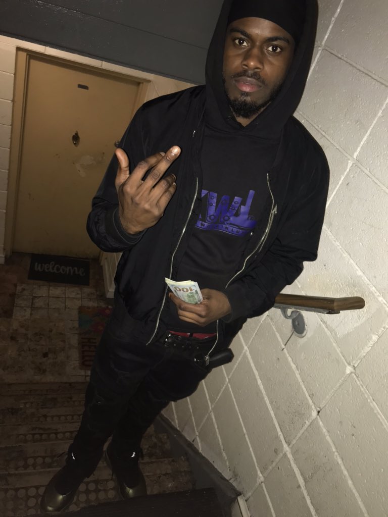 Birddd___'s tweet photo. They know them Kirkin Niggas taking over 💯💜🤧🐍 #KWL4️⃣LIFE🔒🤫🦍 #LLBONO💔🐶 #LLRIO🕊 https://t.co/HrueD61BXv