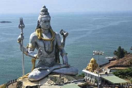 सावन माह के पहले सोमवार की आप सभी को बहुत बहुत शुभकामनाऐ 
ॐ नमः शिवाय 👃👃👃👃